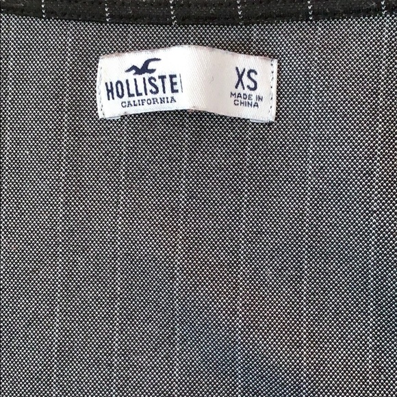 Hollister Square Neck T Shirt Crop (SOLD) - Picture 2 of 2